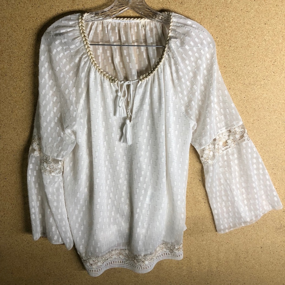 TAHARI Cute White blouse M